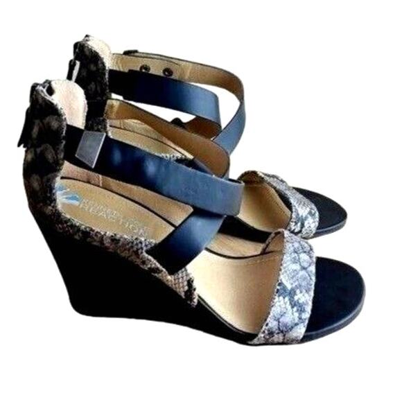 REACTION - Picture 14 of 14